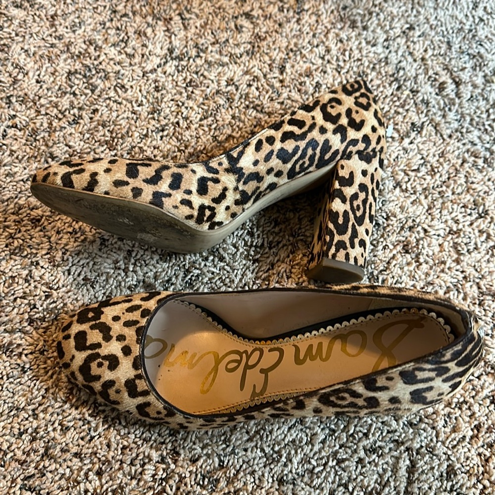 Women’s leopard fur shoe